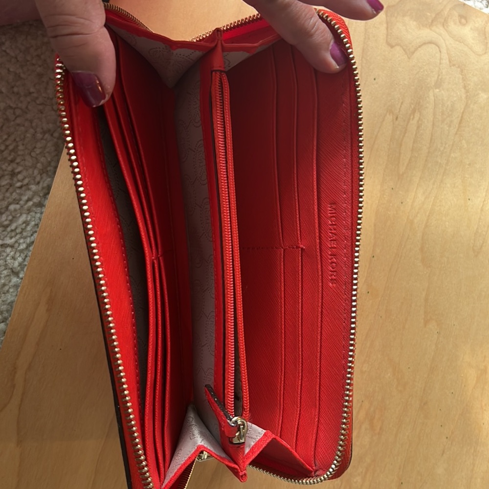 Michael Kors Bright red zip around continental wallet - Picture 5 of 8